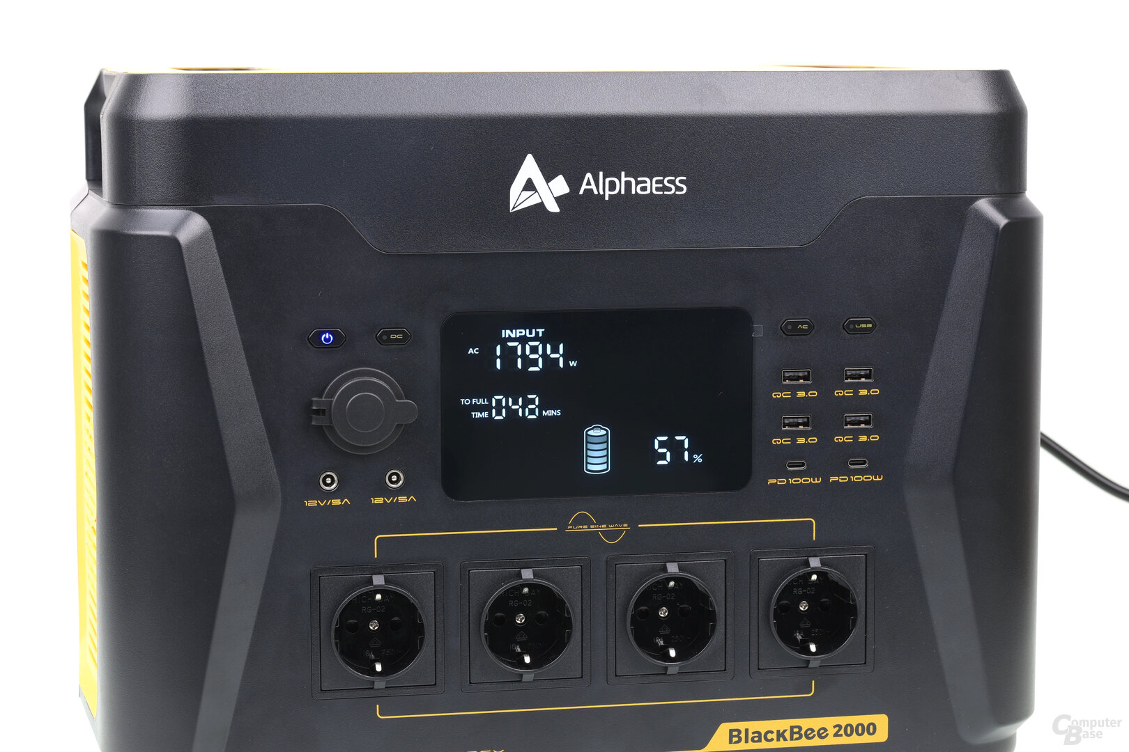 BlackBee 2000 Plus: Geladen wird mit bis zu 1.800 Watt