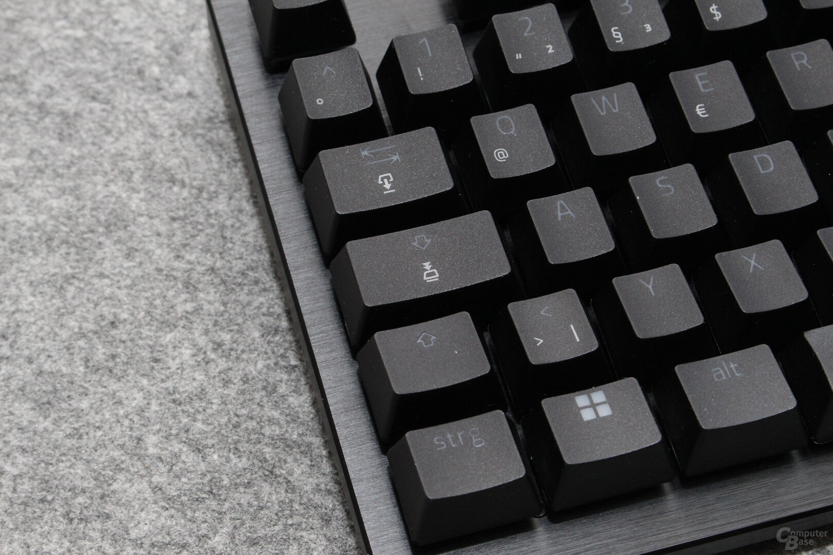 Sekundärbeschriftungen druckt Razer auf
