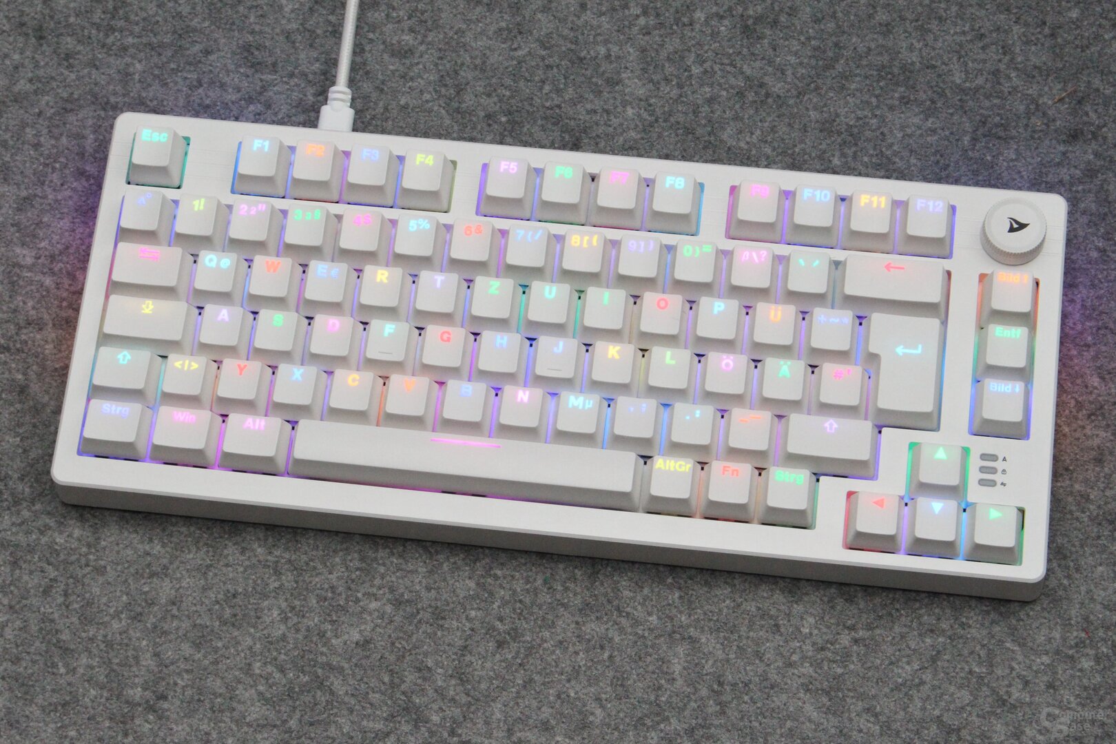 Sharkoon SGK25 RGB-Beleuchtung (hell)