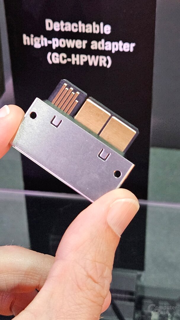 Asus BTW: Der neue GC-HPWR-Stecker kann entfernt werden und überträgt bis zu 1.000 Watt
